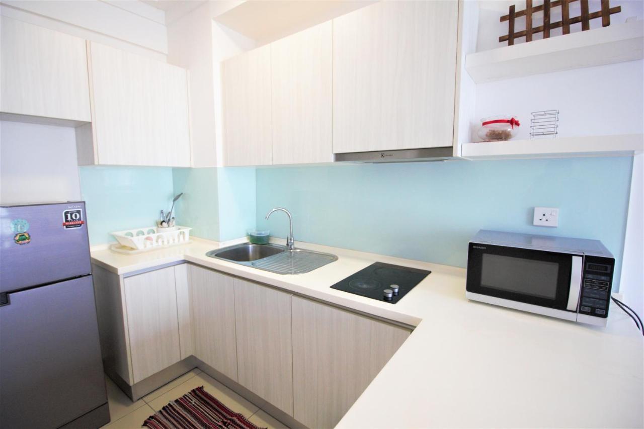 Abz Apartment @ Solstice Сайберджая Экстерьер фото